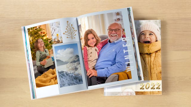 In de genade van Kust Welvarend Jaarboek met foto's van het afgelopen jaar • Fotojaarboek ontwerpen | Pixum