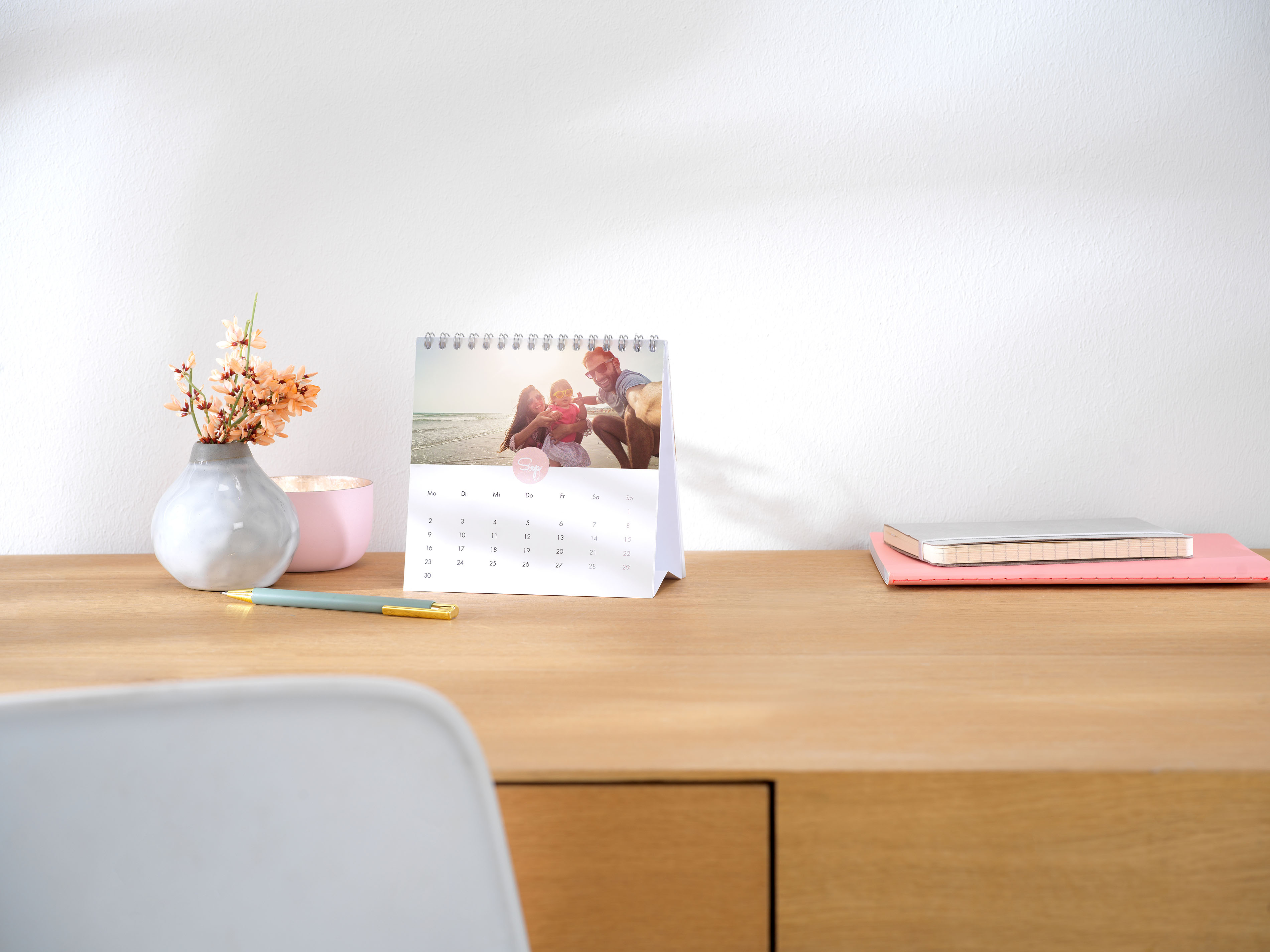 Fotokalender ohne Jahreszahl selbst gestalten  Pixum