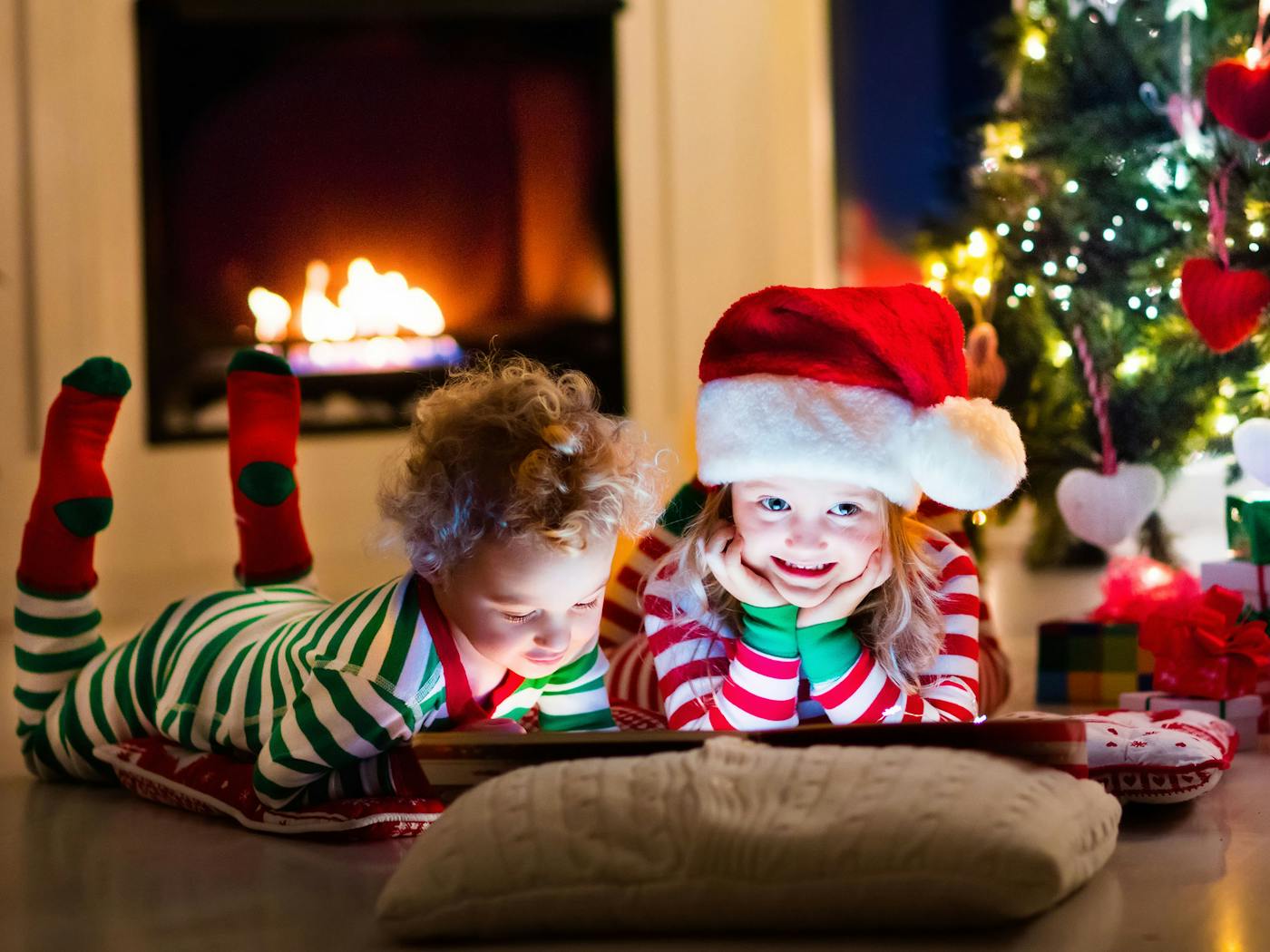 2. Leinwand weihnachtlich gestalten mit Kindern